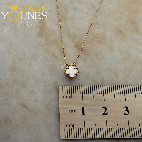 گردنبند طلا ونکلیف سنگی سفید